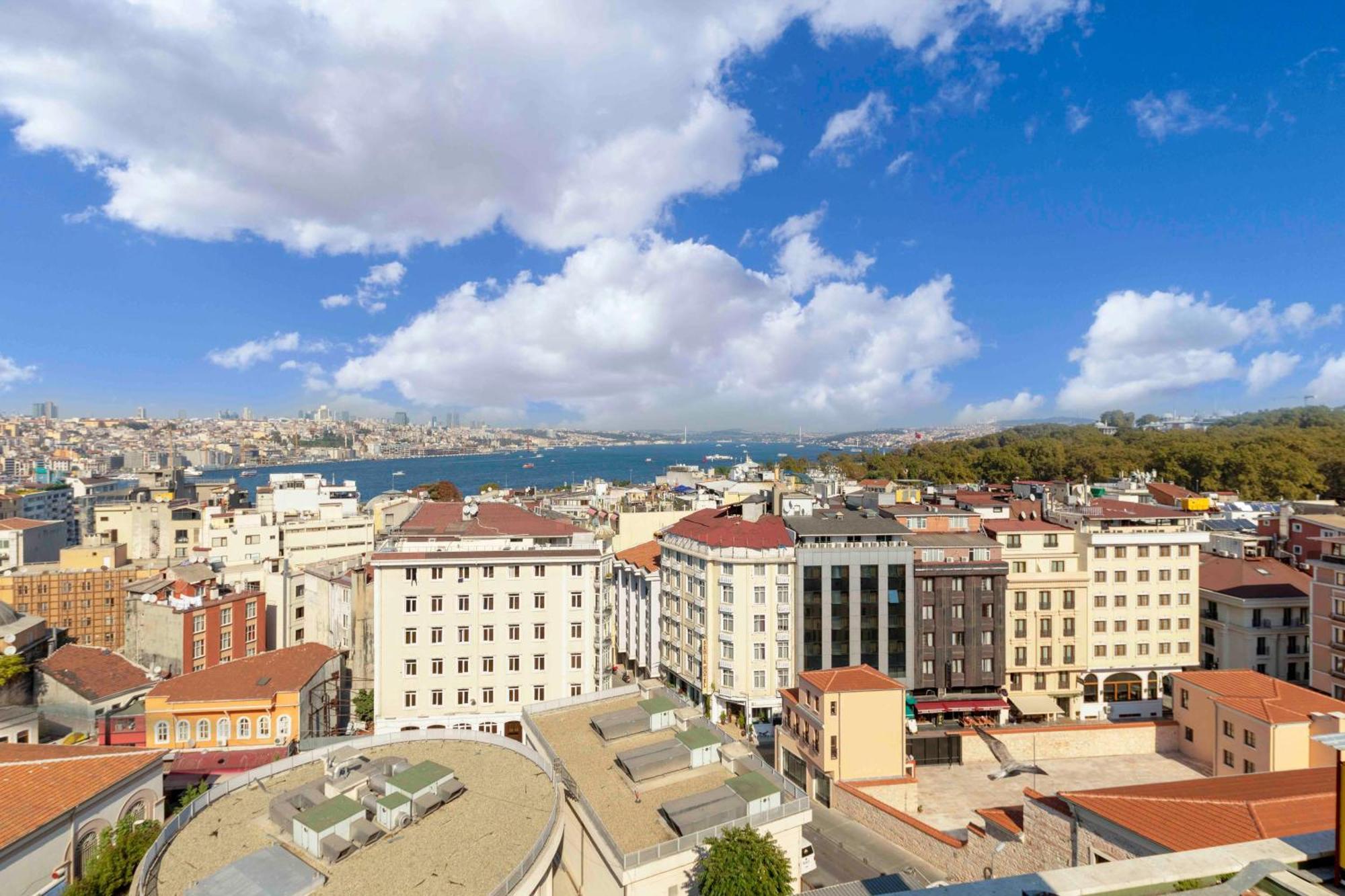 Levni Hotel & Spa - Special Category Istanbul Bagian luar foto View of the district